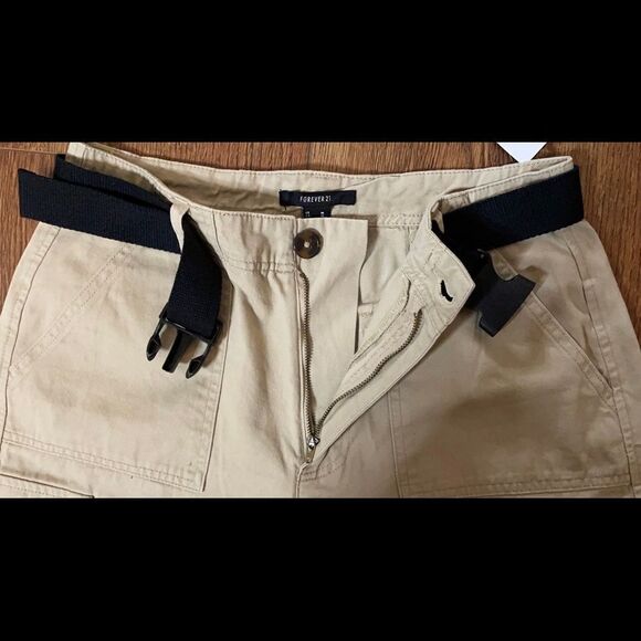 Forever 21 Khaki Cargo Shorts L - Picture 3 of 4